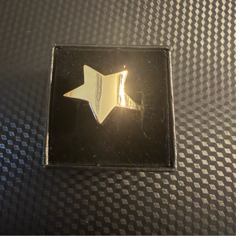 UNIQUE 14k solid gold STAR ring 3 grams size 6